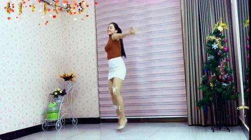 美女丝袜广场舞 mp4,美女共舞魅力四溢