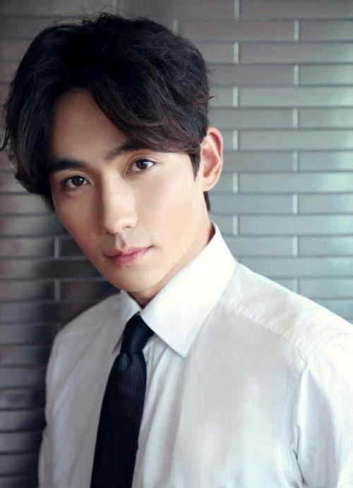 朱一龙恋情爆料视频