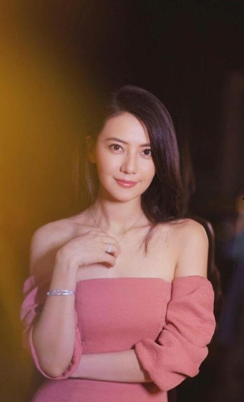 荣蓉生活视频全集,全景式展现日常生活的点点滴滴